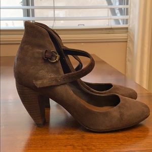 Max Studio vintage style heels